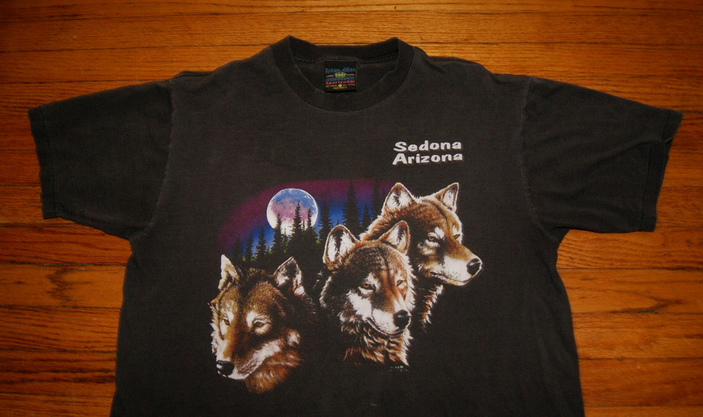 Vintage 90s Sedona Arizona Wolf Wolves Moon Forest Black L TShirt USA Made